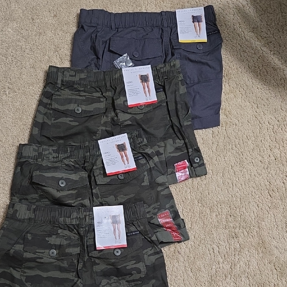 NWT BUNDLE Women's Camouflage Cargo Shorts